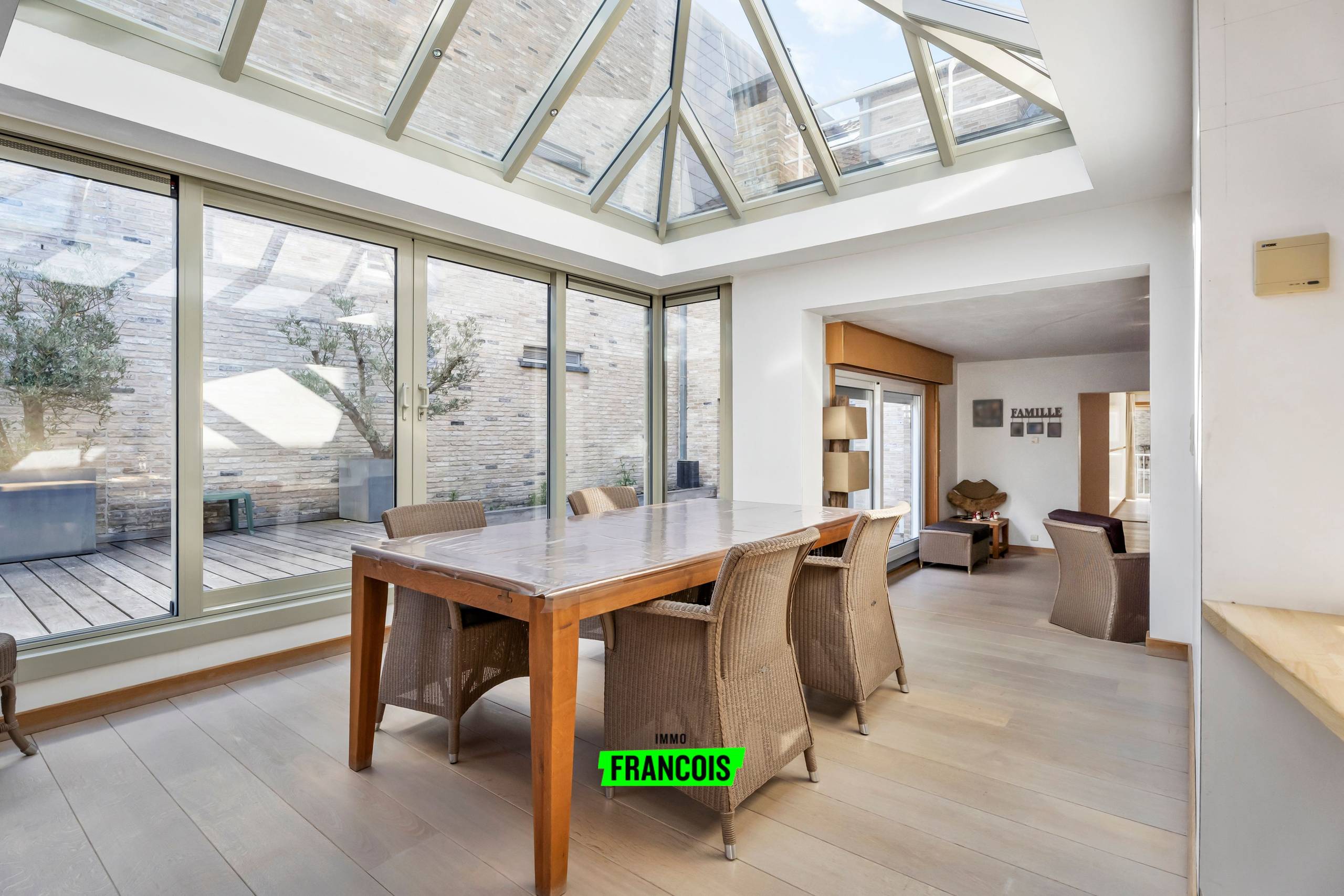 Ruim appartement met stadsterras op toplocatie in Diksmuide te koop - foto 1