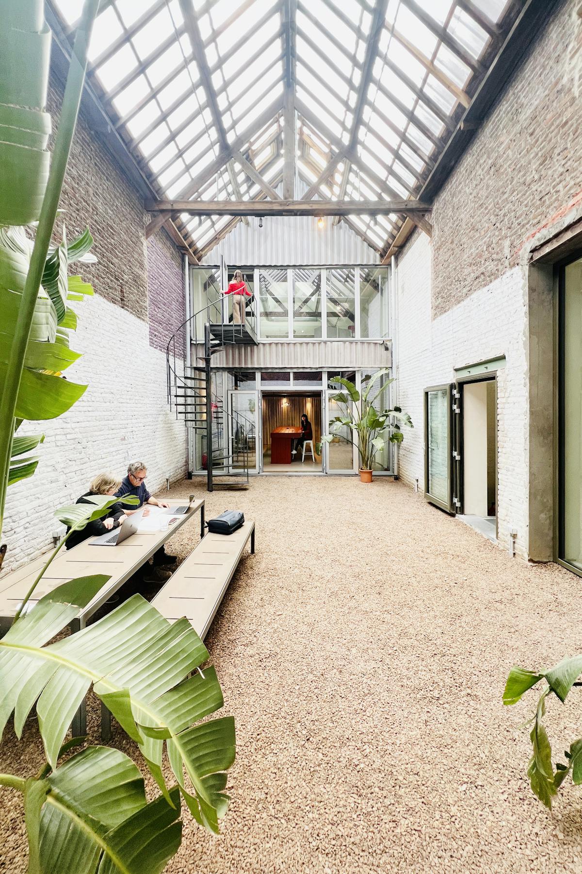 Co-working for rent in Brussels, close to Tour & Taxis - photo 3