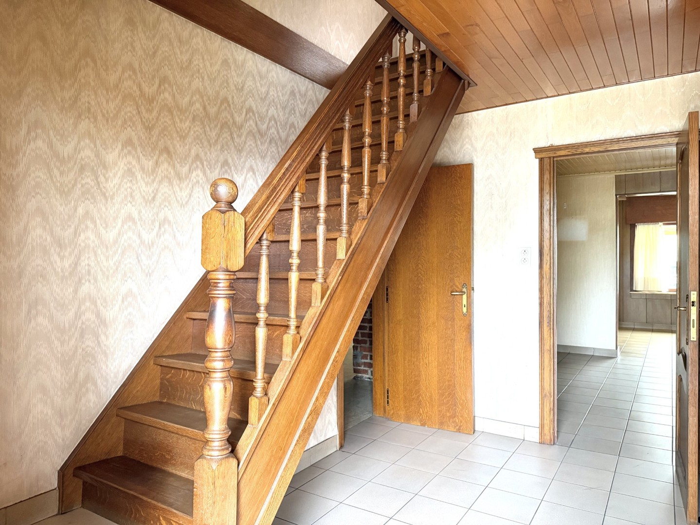 Gezinswoning in rustige wijk te Sint-Lodewijk (Deerlijk) met garage en 4 slaapkamers - photo 2