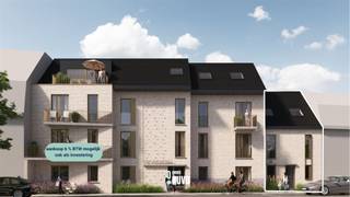<p><span>Residentie De Weverij, een nieuwbouwwoning in een eigentijds nieuwbouwproject dat perfect harmonieert met het charmante karakter van Wetteren.</span></p><p><span> </span></p><p><span>De woning omvat een inkomhal met gastentoilet, een praktische berging, een licht rijke leefruimte met zicht en toegang naar het terras en de tuin, een keuken voorzien van alle comfort. De eerste verdieping geeft ruimte aan drie slaapkamers, een badkamer met toilet. De zolderverdieping is bereikbaar via een vaste trap, deze biedt extra mogelijkheden voor 2 extra slaapkamers, badkamer en berging (afwerking niet inbegrepen in de prijs inbegrepen).</span></p><p><span> </span></p><p><span>De hoge afwerkingsgraad, de vele natuurlijke lichtinval en het gebruik van duurzame en kwalitatieve materialen maken dit project een unieke aanbieding.</span></p><p><span>U kiest voor een Bijna Energie Neutraal appartement in tijden waar efficiëntie, duurzaamheid en klimaatopwarming actueler zijn dan ooit.</span></p><p><span> </span></p><p><span>De woningen worden volledig afgewerkt naar eigen smaak en budgetten en inbegrepen in de prijs.</span></p><p><span> </span></p><p><span>Mis deze unieke kans niet om deel uit te maken van dit exclusieve project in het hart van deze bruisende gemeenschap. Dit alles op een boogscheut van het centrum, openbaar vervoer, de belangrijkste invalswegen, winkels,...</span></p><p><span> </span></p><p><span>Alle vermelde prijzen zijn steeds exclusief BTW en aankoopkosten.</span></p><p><span>Koop nog gedeeltelijk aan 6% BTW.</span></p><p><span> </span></p><p><span>Voor meer informatie en/of een afspraak contacteer </span><span>Ann 0477 41 46 16</span></p>