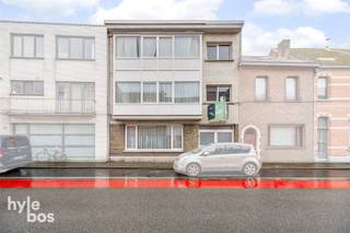 Revenue property consisting of three apartments and three garages, conveniently located in a central location with easy accessibility. The...