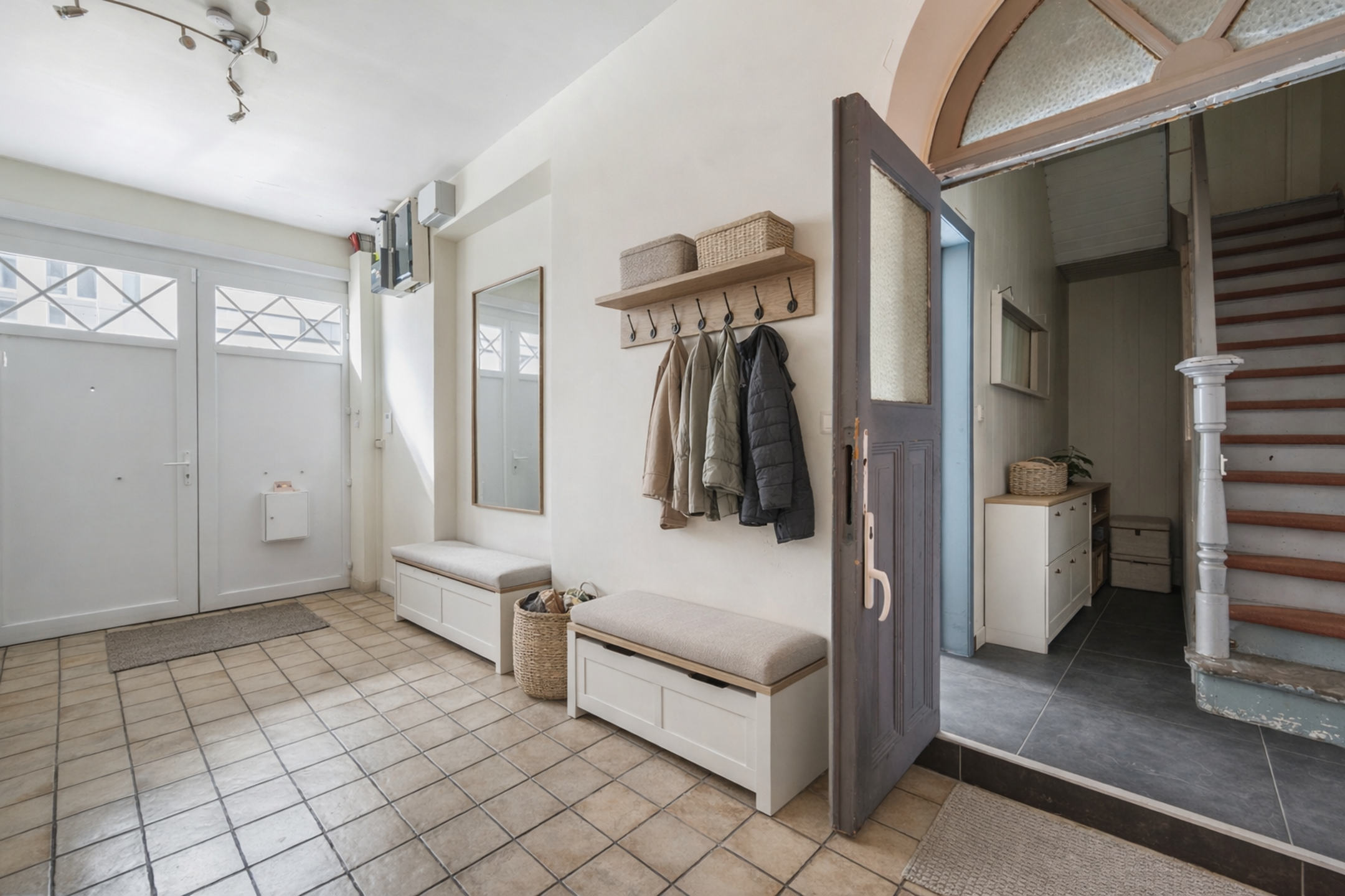 Karaktervolle instapklare woning met 4 slpk en tuin - foto 4
