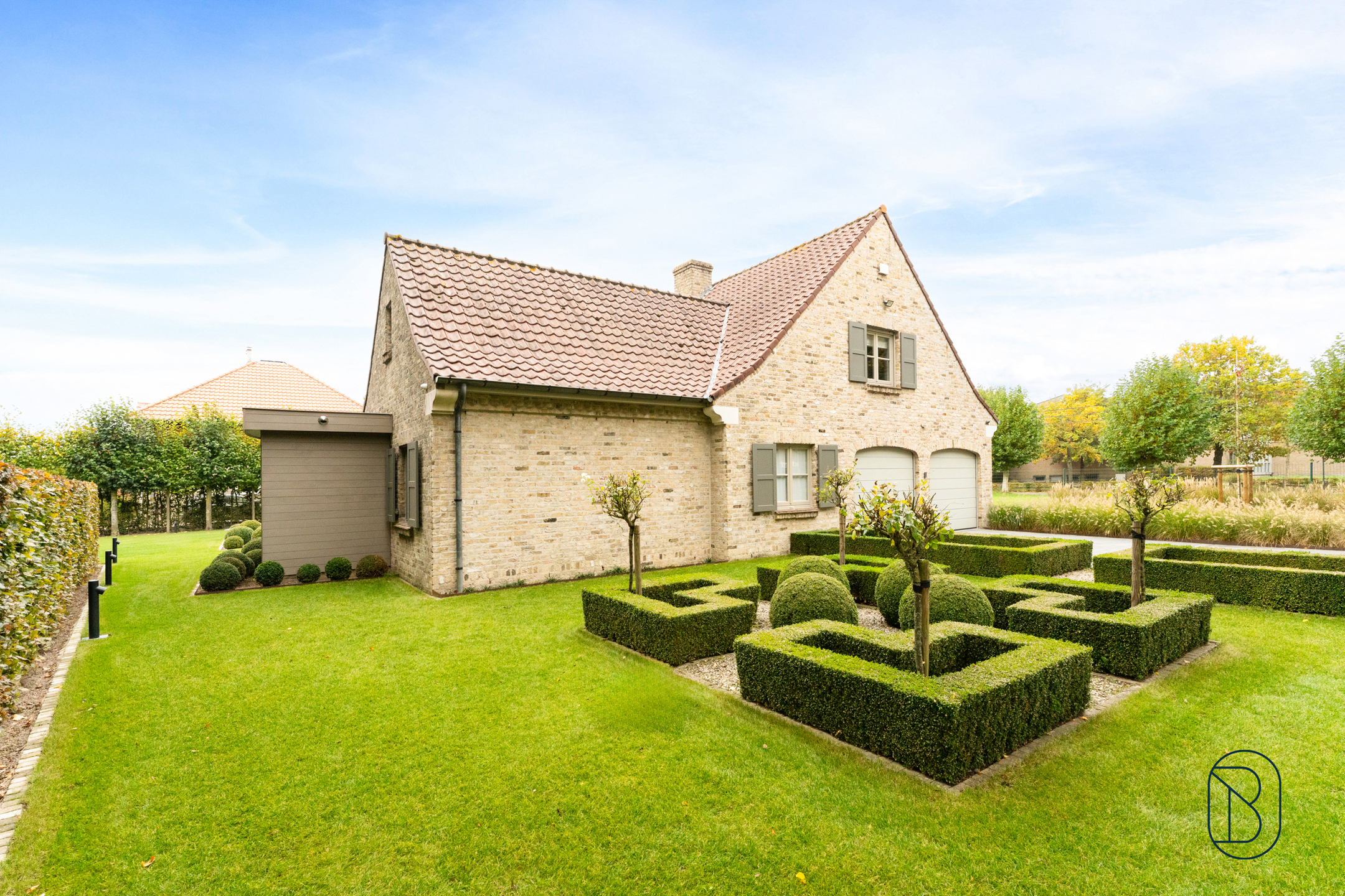 Mooi onderhouden goedgelegen villa met tuin. - foto 3