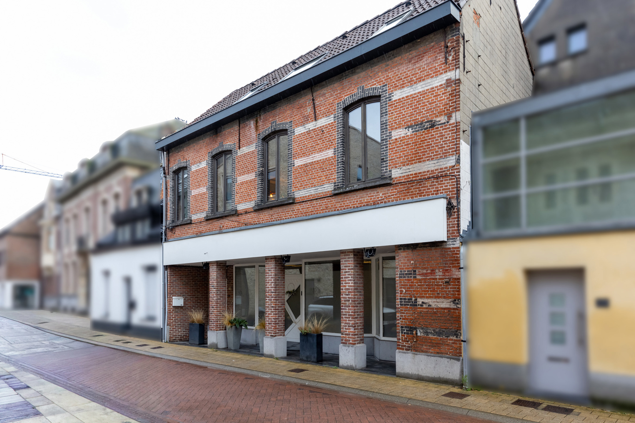Karaktervolle gesloten bebouwing in het centrum van Sint-Amands, nabij de Schelde - foto 1