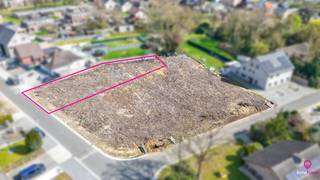 Deze ruime en rustig gelegen bouwgrond heeft een oppervlakte van 6a54 , is gelegen op de Weg naar de Grauwe Steen lot 1, en heeft als...