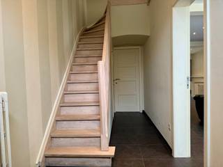 INDIEN U EEN BEZOEK WENST IN TE PLANNEN GELIEVE EEN BEZOEK AAN TE VRAGEN VIA WWW.HILLEWAERE.BE VIA DE RODE KNOPInstapklare gerenoveerde rijwoning...