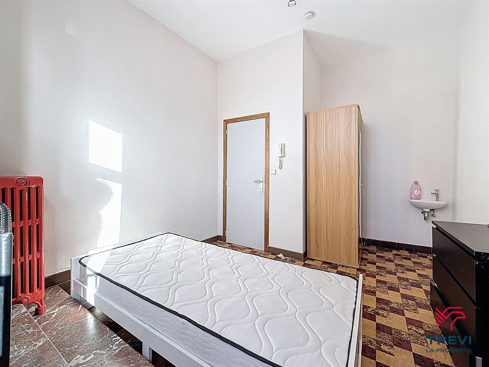 Appartement te huur in Mons met 1 slaapkamer - foto 2