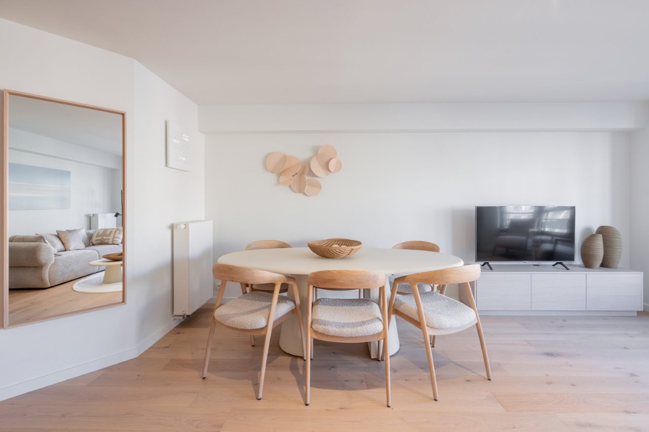 Volledig gerenoveerd, lichtrijk appartement gelegen in een kleine residentie. - foto 5