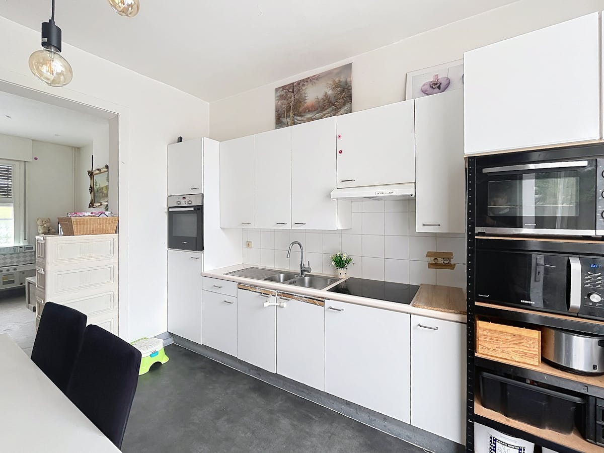 Charmante herenwoning met 3 slaapkamers en ruime tuin te huur - foto 3