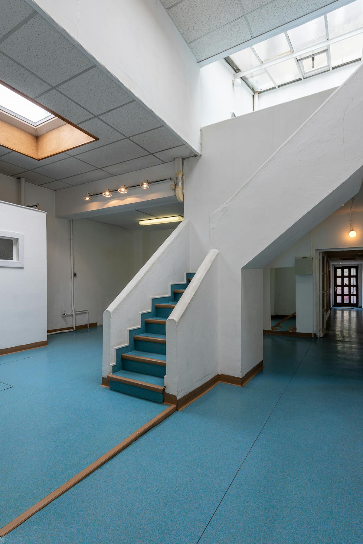 Gemengd gebouw nabij Zuidstation met vergunning - foto 4