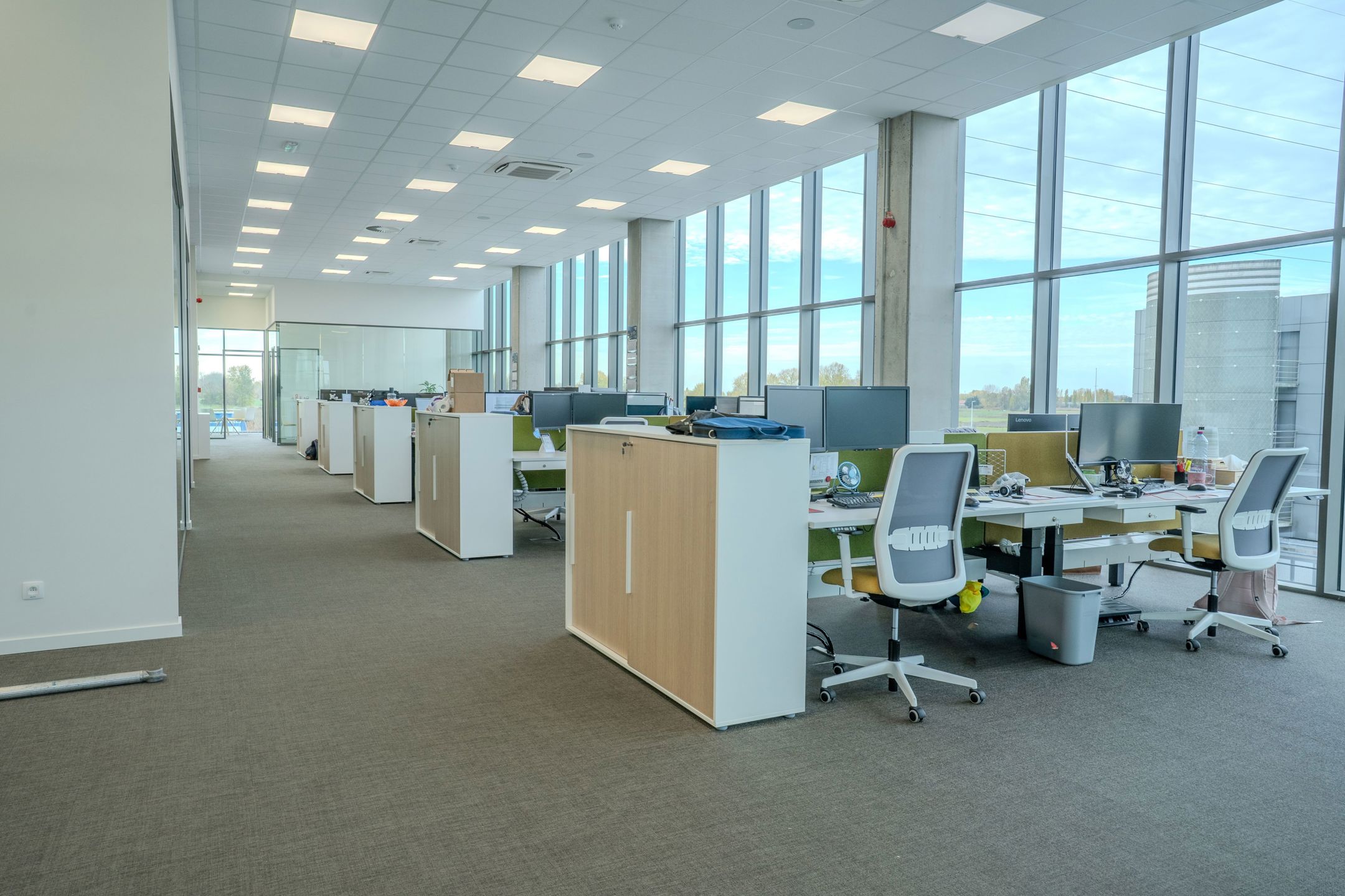 Kantoorruimte van 585 m² te huur. - foto 5