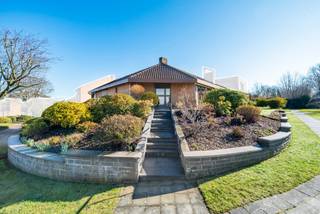 Située dans un quartier résidentiel particulièrement recherché de WEZEMBEEK-OPPEM, à proximité immédiate des commerces, écoles, transports en...