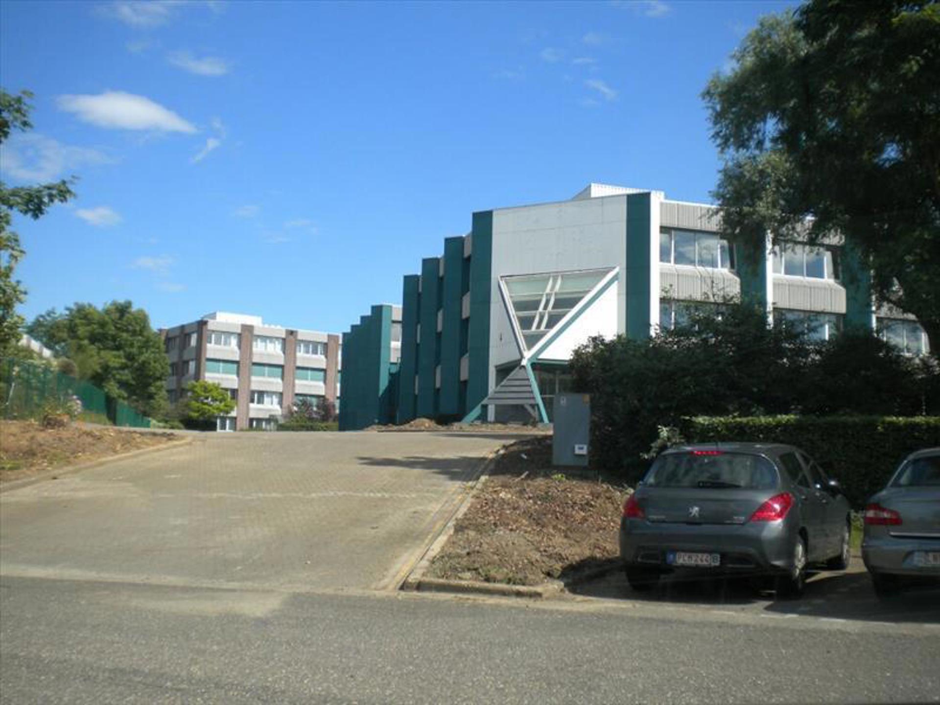 Commercial for rent in Zaventem - photo 2