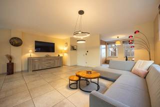 Goed onderhouden, instapklare woning met o.a. 3 ruime slaapkamers op topligging in Lommel.Deze energiezuinige woning combineert een centrale...