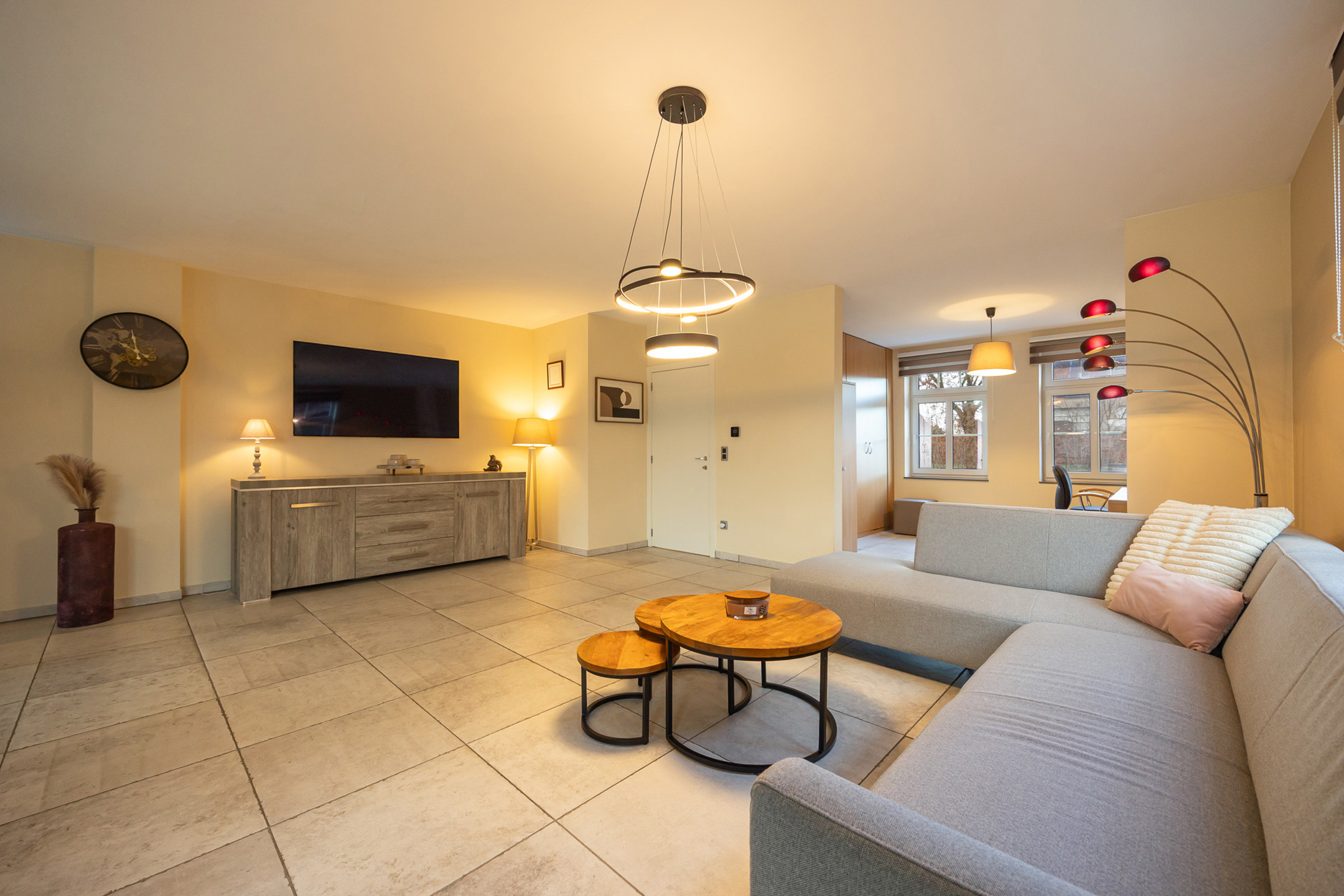 Hedendaagse woning met 3 grote slpk. op 381m² te Lommel - foto 3