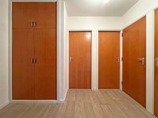 Op deze centrale locatie in Deurne bevindt zich dit leuk appartement op de eerste verdieping van een kleinschalig gebouw. We betreden het appartement...