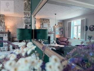 Deze karaktervolle woning is een parel die je nog zelden tegenkomt.Een thuis die met buitengewone liefde en zorg is onderhouden, en waar elk detail...
