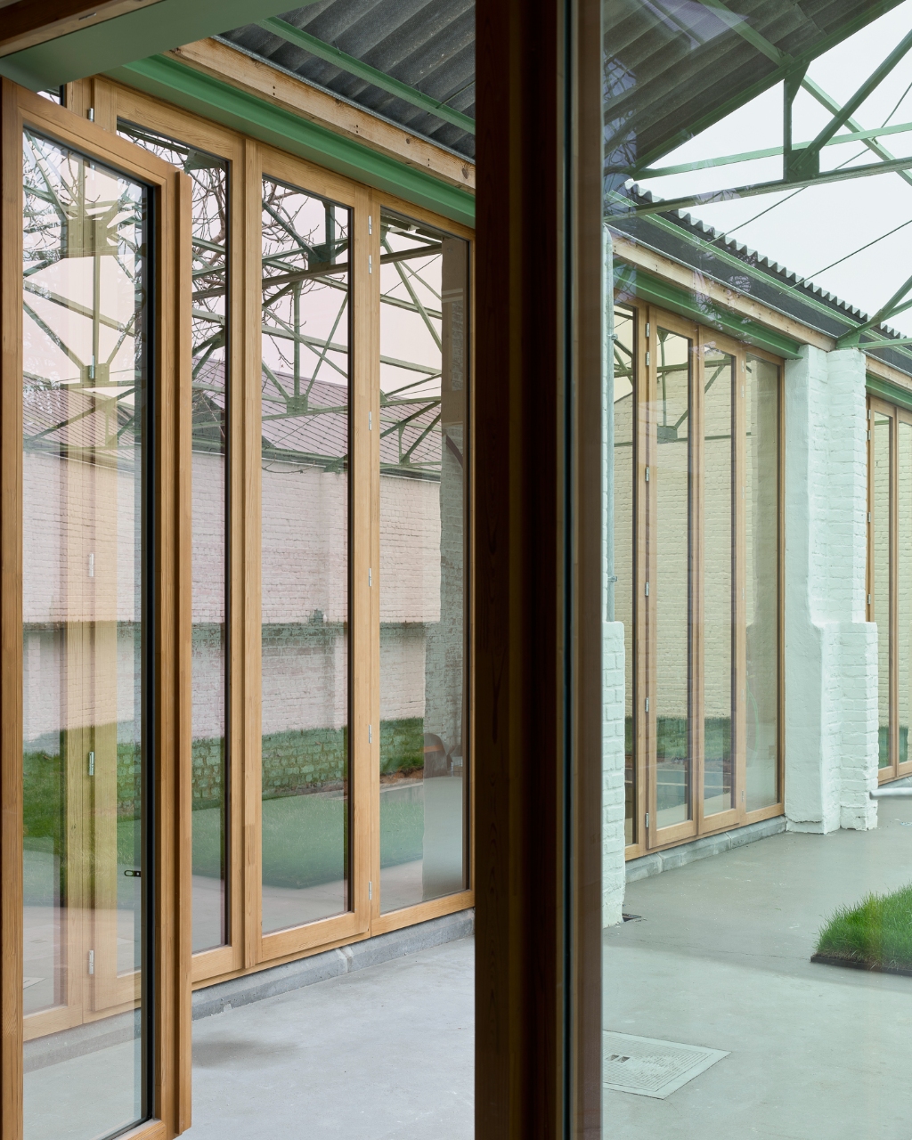 Opportuniteit! Architecturale woning ontworpen door GAFPA architecten met tuin, garage en atelierruimte op een boogscheut van het stadscentrum. - photo 4