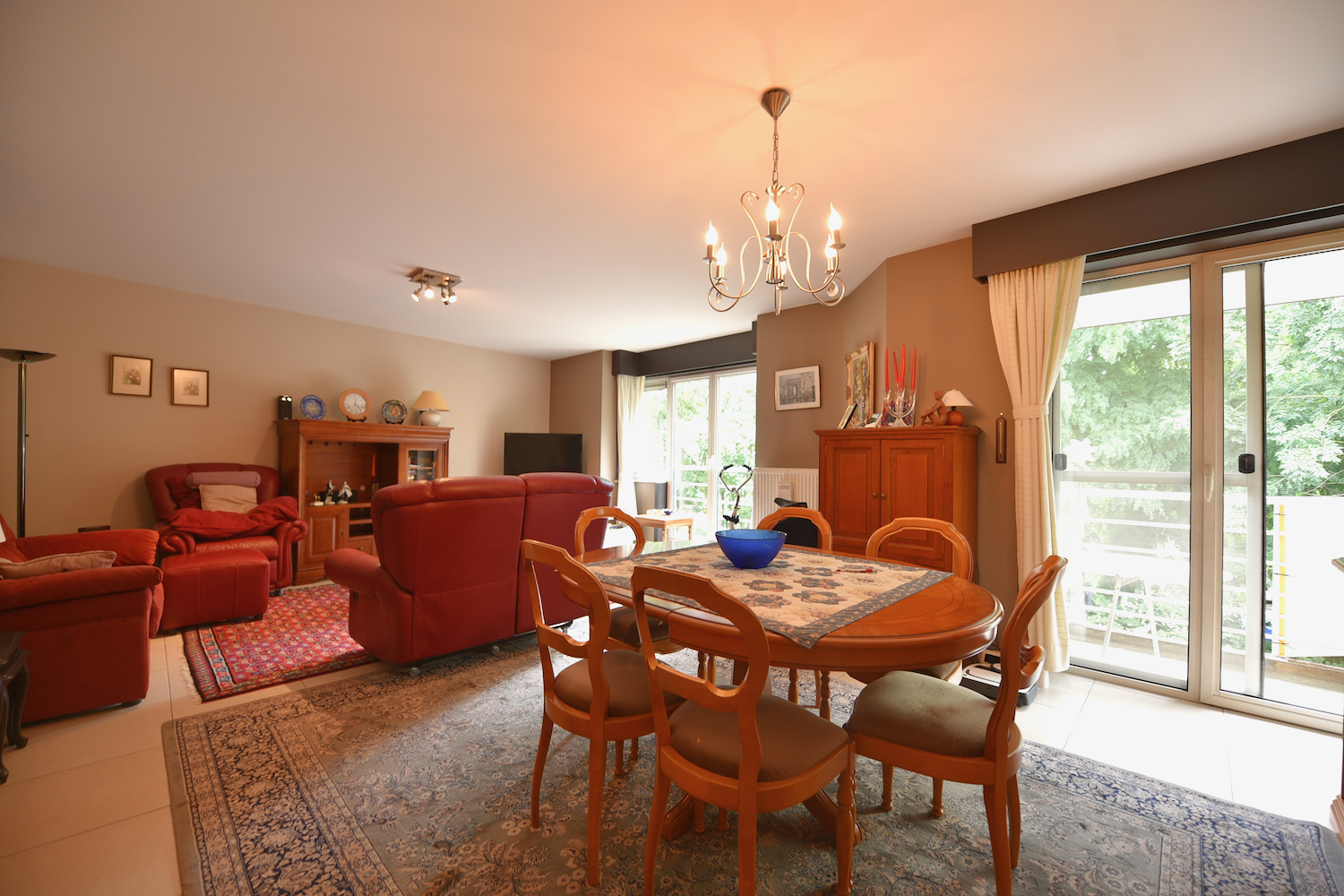 Ruim appartement op een topligging met 3 slpks, terras, *garage voor 309.000 EUR - foto 2