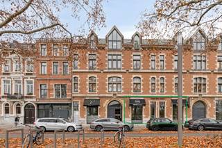 Commerciële Ruimte van ca. 250 m² op ’t ZuidIconische gevel | Toplocatie | Hoge visibiliteitOntdek een uitzonderlijke commerciële ruimte in een...