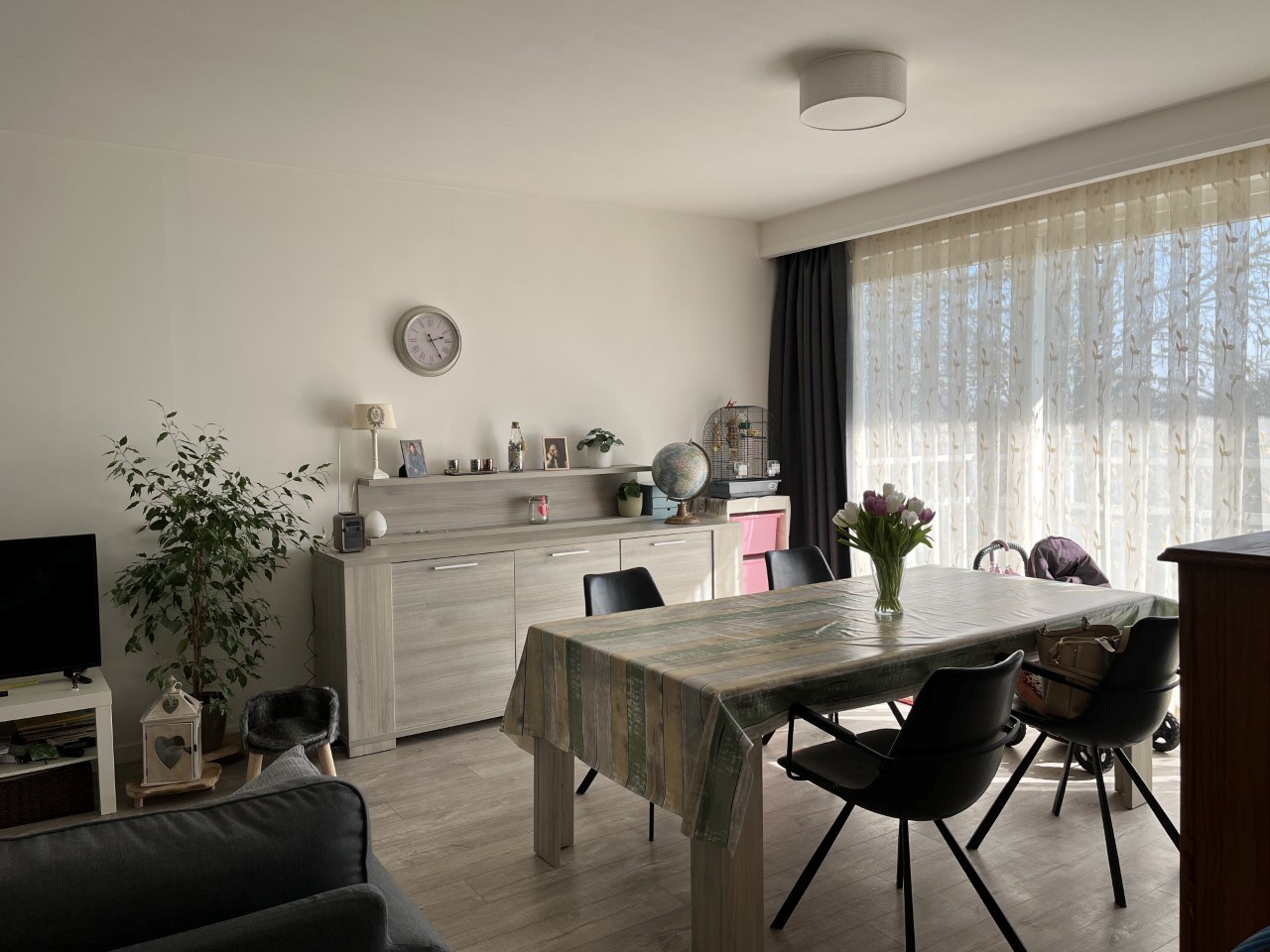 Centraal gelegen appartement met twee slaapkamers. - foto 2