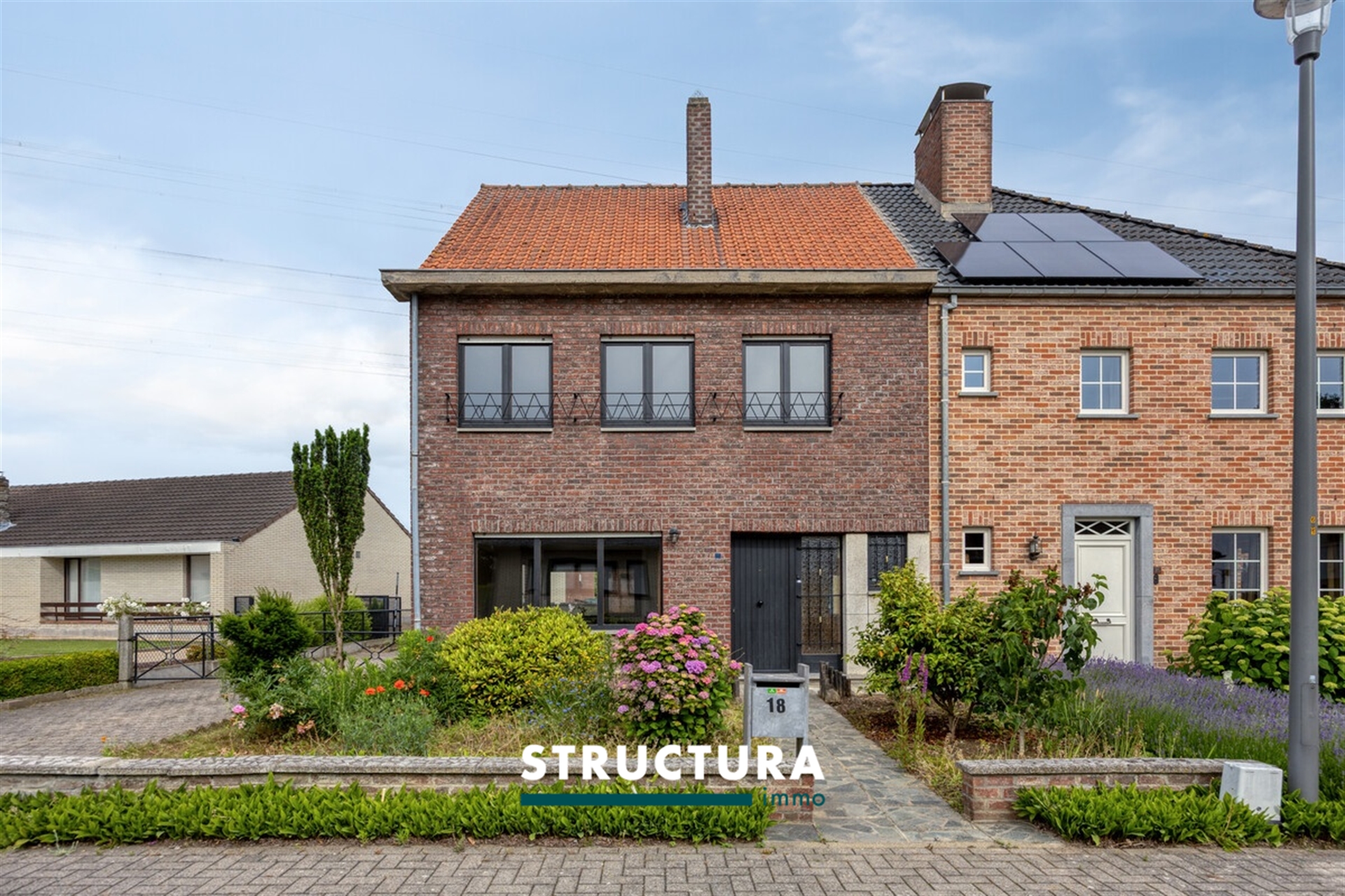 Gezinswoning met potentieel en 4 slaapkamers nabij het centrum - foto 1