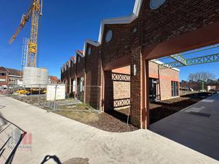 Fenomenaal gelegen kantoorruimte met een oppervlakte van 397 m² te koop op amper 300 m van de Doorniksesteenweg met een onmiddellijke verbinding...