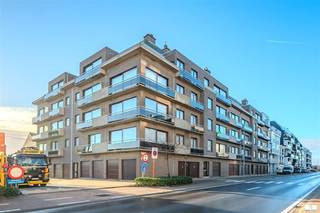 Welkom bij dit uitstekend gelegen appartement in Middelkerke, een ideale keuze voor gezinnen of investeerders die zoeken naar comfort en ruimte...