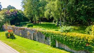 Dans la vallée de l’Attert à POST (commune ATTERT), TREVI vous propose un magnifique terrain au relief plat orienté SUD-OUEST pour la...
