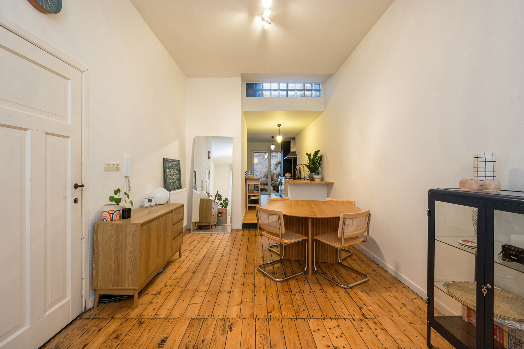 Gezellig gelijkvloers appartement met ruime tuin - foto 3