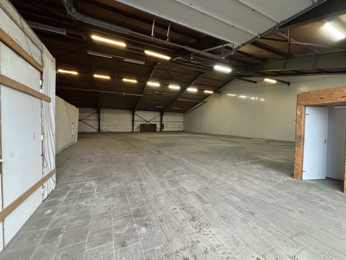 Magazijn van ca. 660 m² te huur in Menen - foto 3