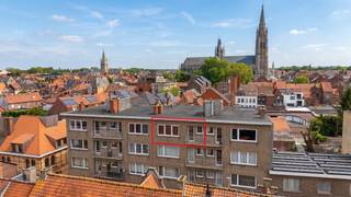 Appartement déjà économe en énergie mais à rafraîchir à vendre dans la Slachthuisstraat au centre d'Ypres. L'appartement dispose de 2 chambres, de...