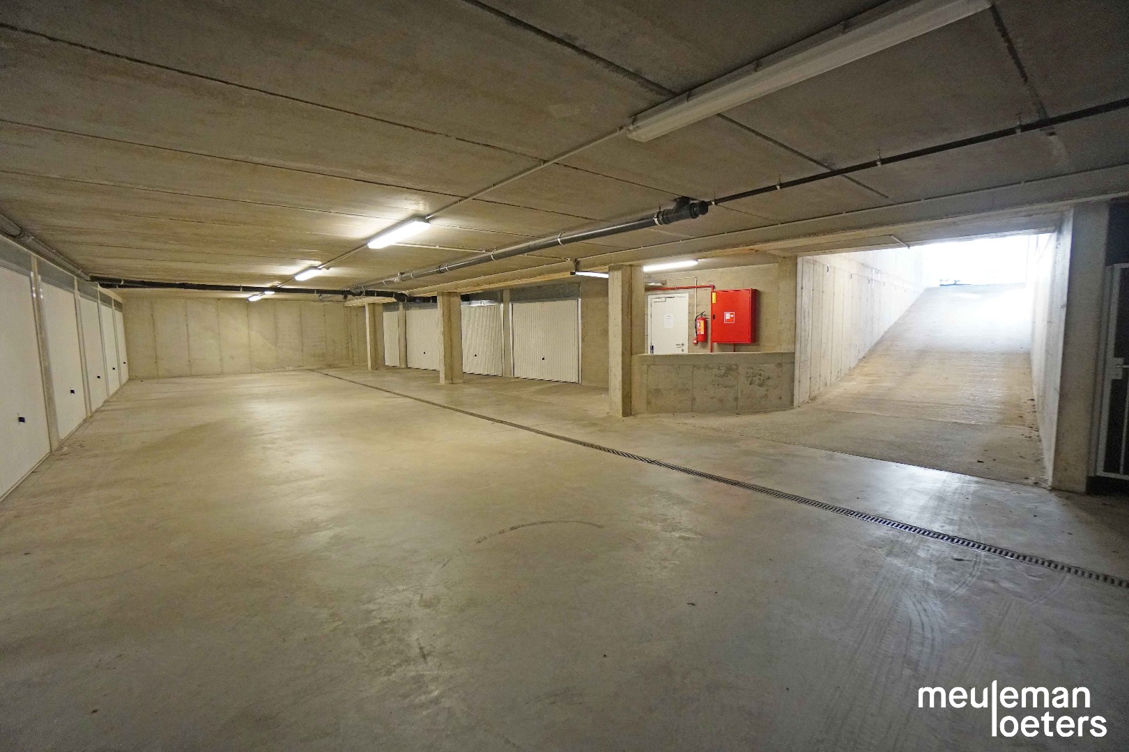 Centraal gelegen garagebox in het centrum van Oostkamp - foto 4