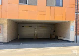 Heverlee: An individual locked garage box in the vicinity of the Philipssite and Park Abbey. In a recent building (2014) with a sectional remote...
