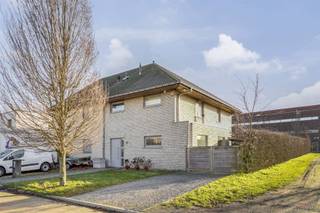 Quiet, energy efficient and central living in Nazareth?This spacious and extremely energy efficient semi-detached building (2007) offers it all. You...