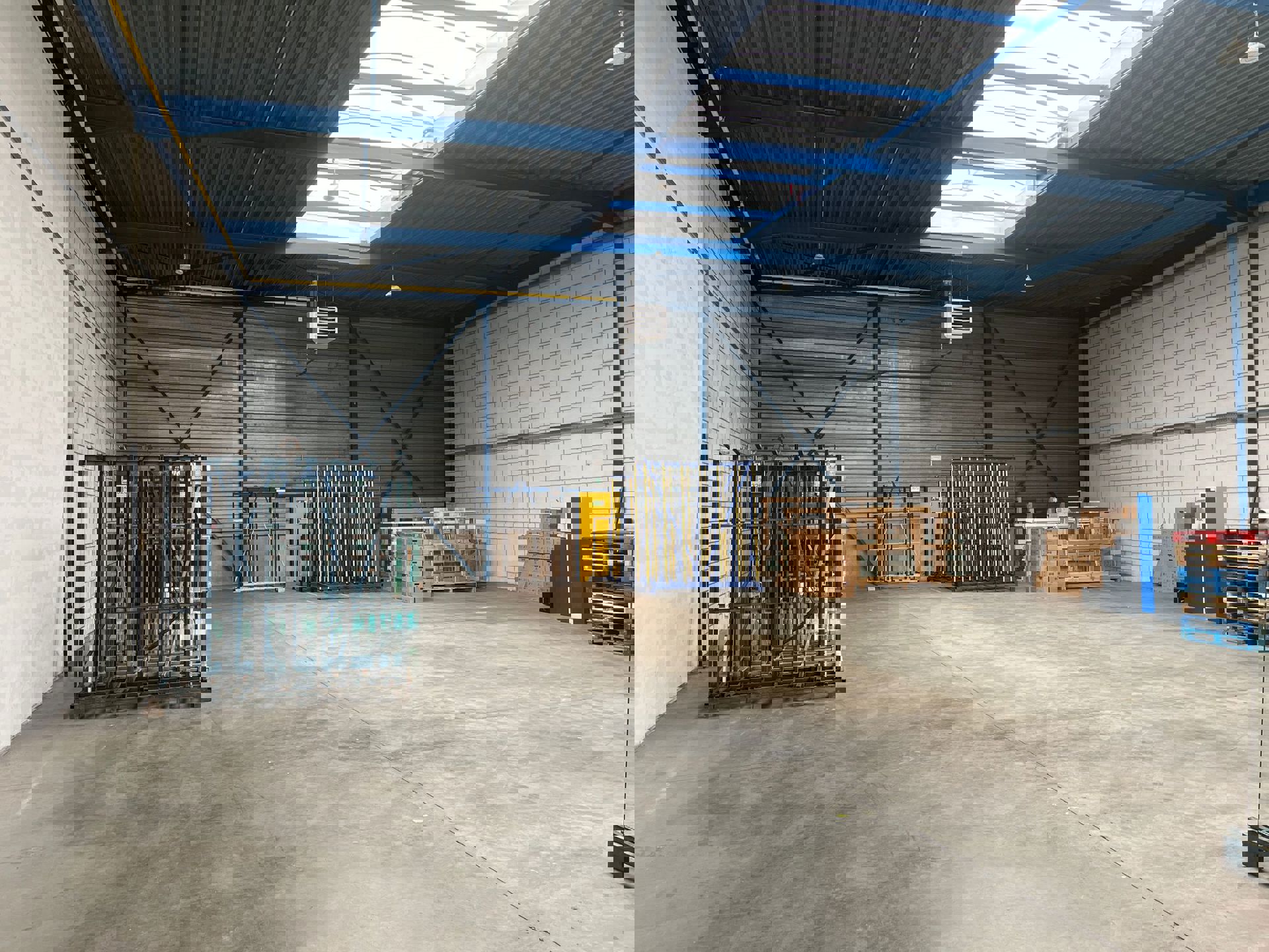 Commercial for rent in Zaventem - photo 1