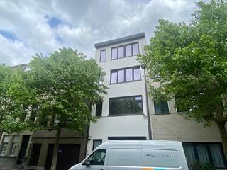 Instapklaar appartement nabij Park Spoor Noord en het Eilandje. Het appartement maakt deel uit van een volledig gerenoveerd gebouw van slechts 4...