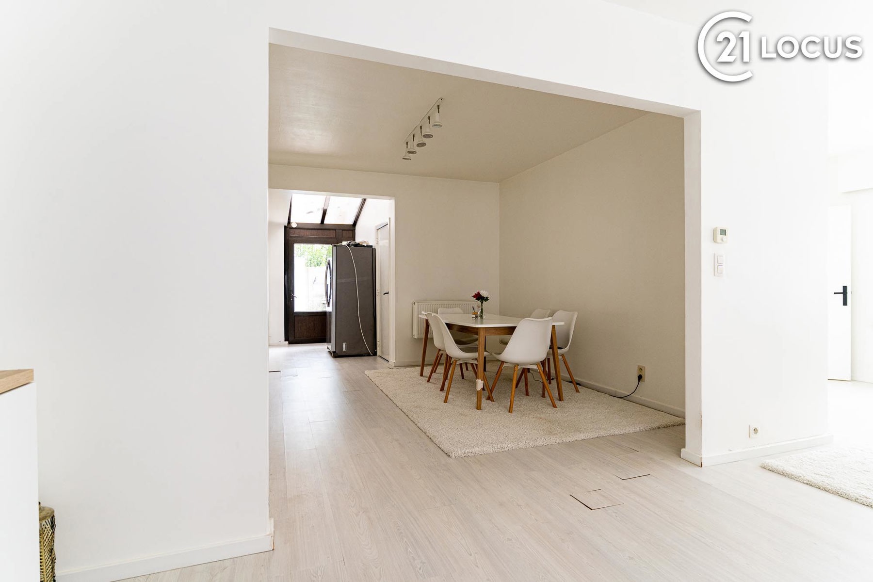 Ruime gezinswoning met 3 slpk, garage en recente renovatie - foto 3