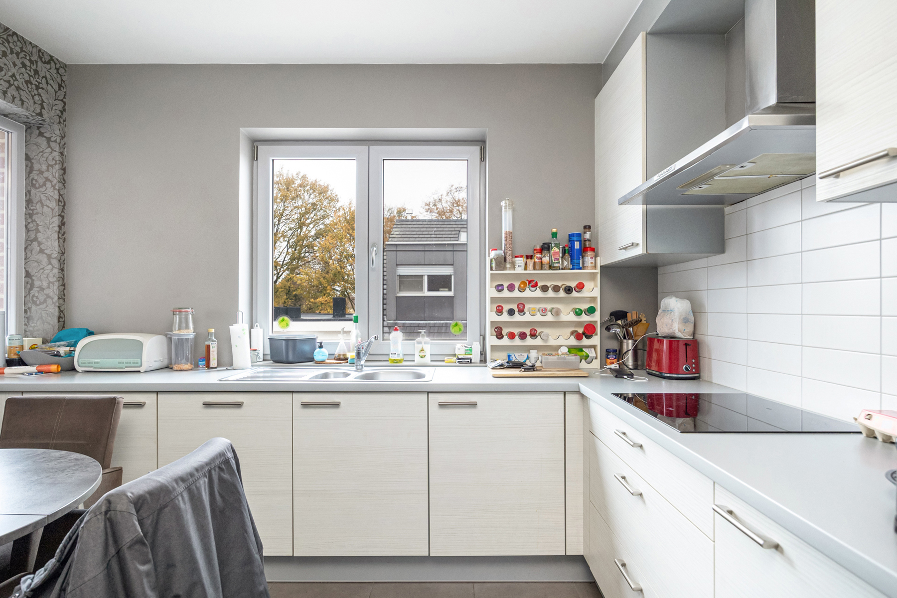 Stijlvol energiezuinig appartement met twee slaapkamers en garage . - foto 2