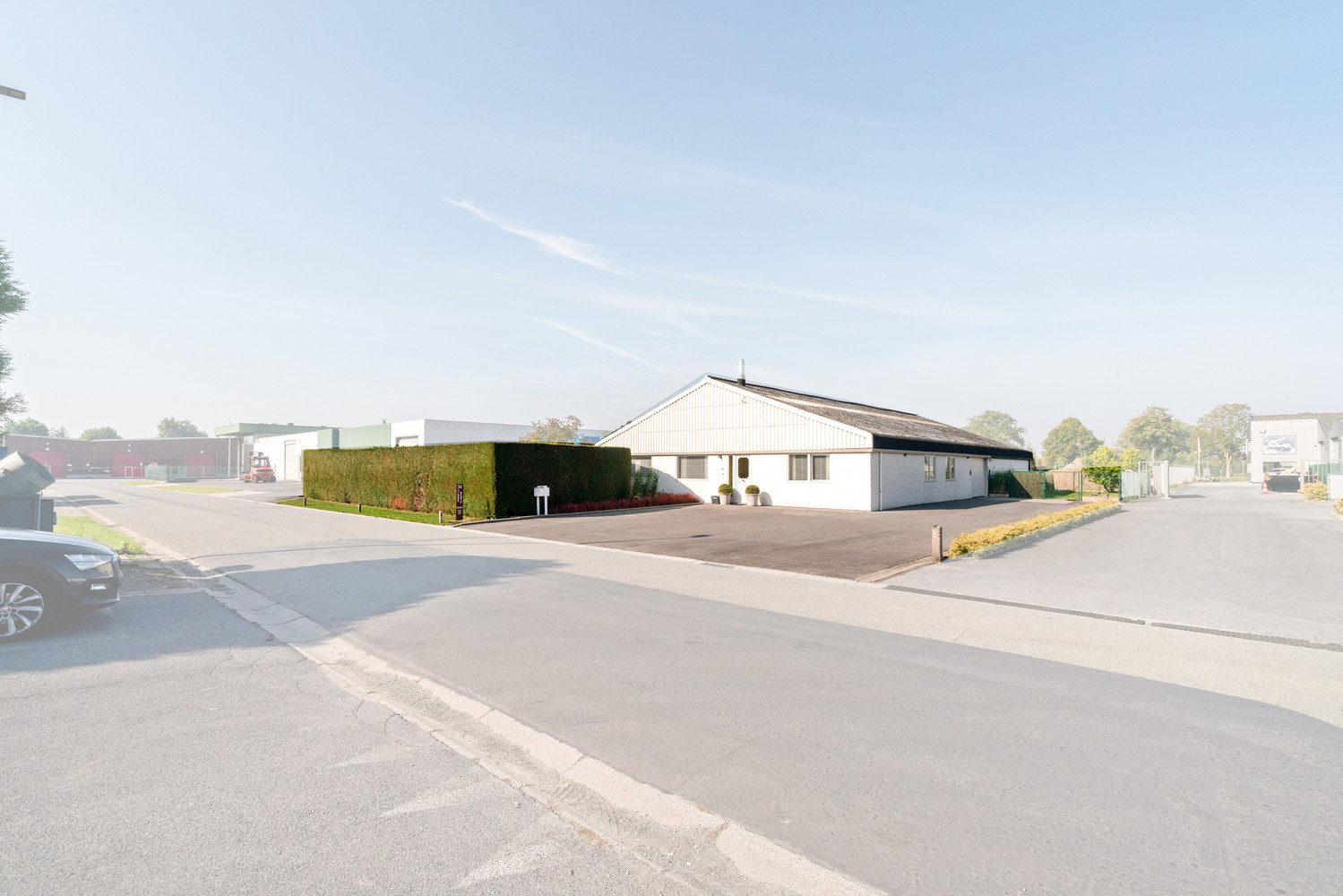 Alleenstaande woning met atelier te Meulebeke. - foto 1