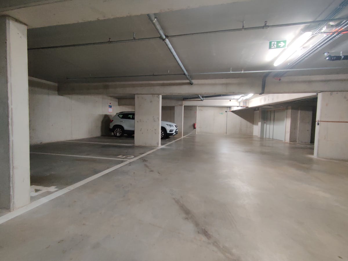 Parking space for rent near Antwerp Central Station - photo 2