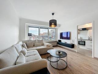 Energiezuinig appartement op een interessante locatie, bestaande uit een inkomhal met afzonderlijk toilet, lichtrijke leefruimte met eet- en...