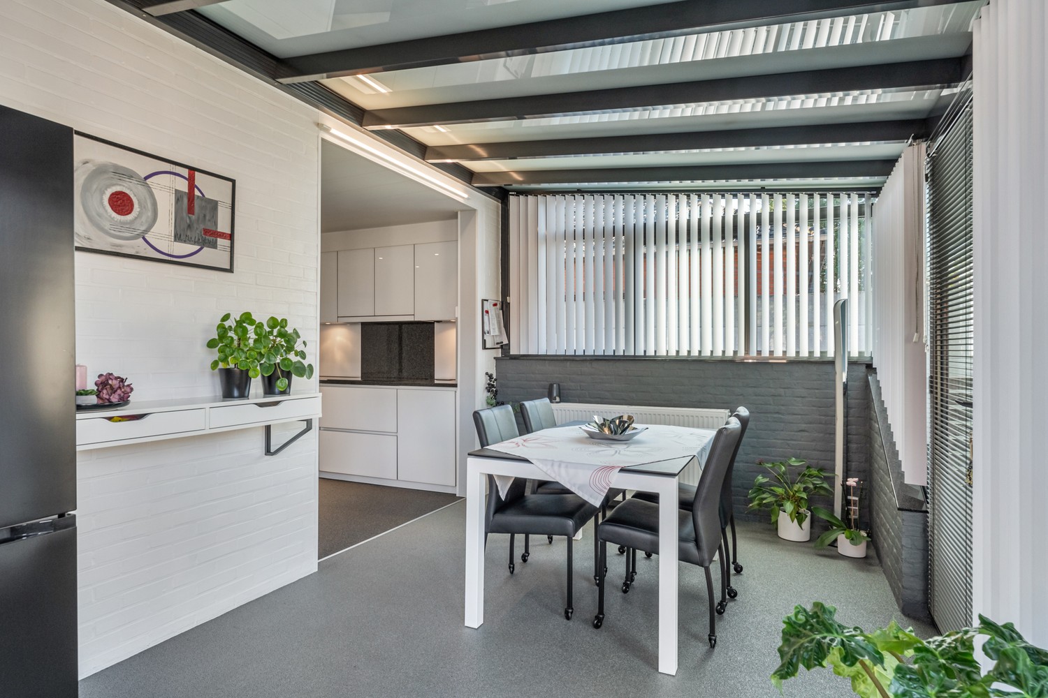 Moderne Instapklare gelijkvloerse woning (3 slpks) &amp; ingesloten tuin. Garage &amp; berging. - foto 5
