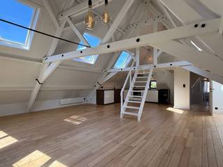 Dit ruim lichtrijk appartement is volledig gerenoveerd in 2017 met behoud van de authentieke elementen. Het unieke appartement geniet van een...