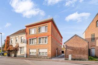 Dit instapklaar appartement is gelegen op de tweede verdieping van een kleinschalig gebouw met slechts drie units en verrast onmiddellijk...