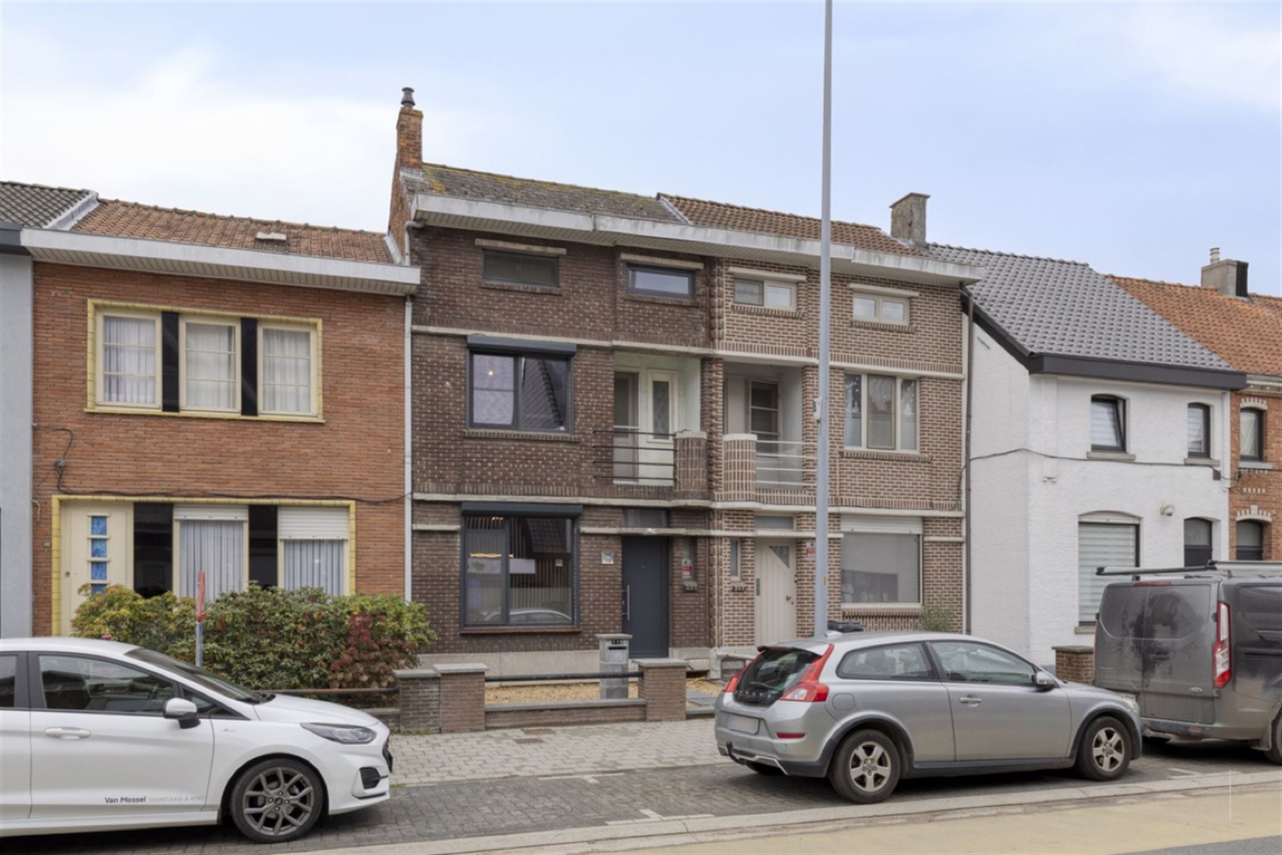 Zeer charmante woning in het bruisende Stekene - foto 1