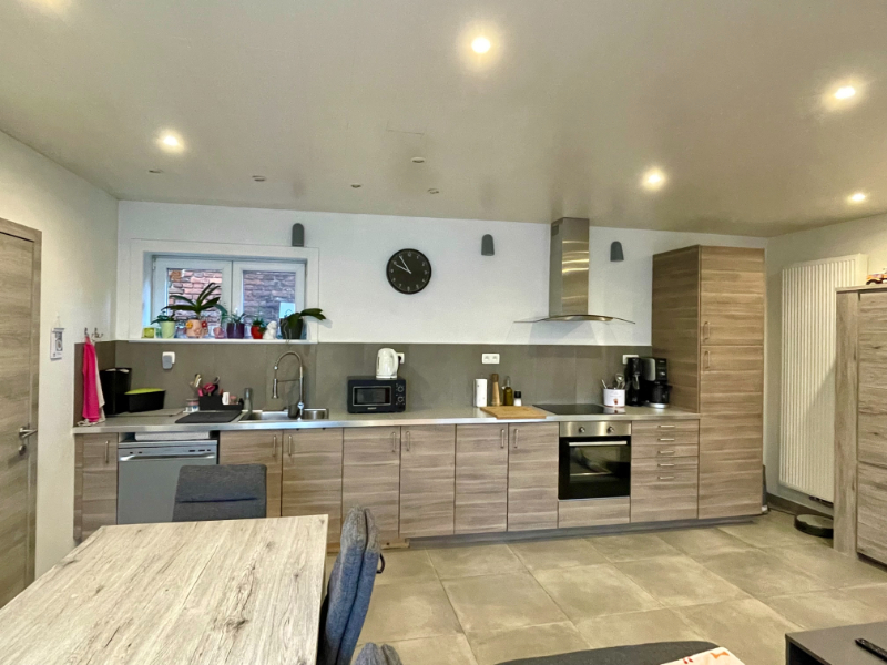 Gerenoveerde woning met 2 slaapkamers en garage - photo 5