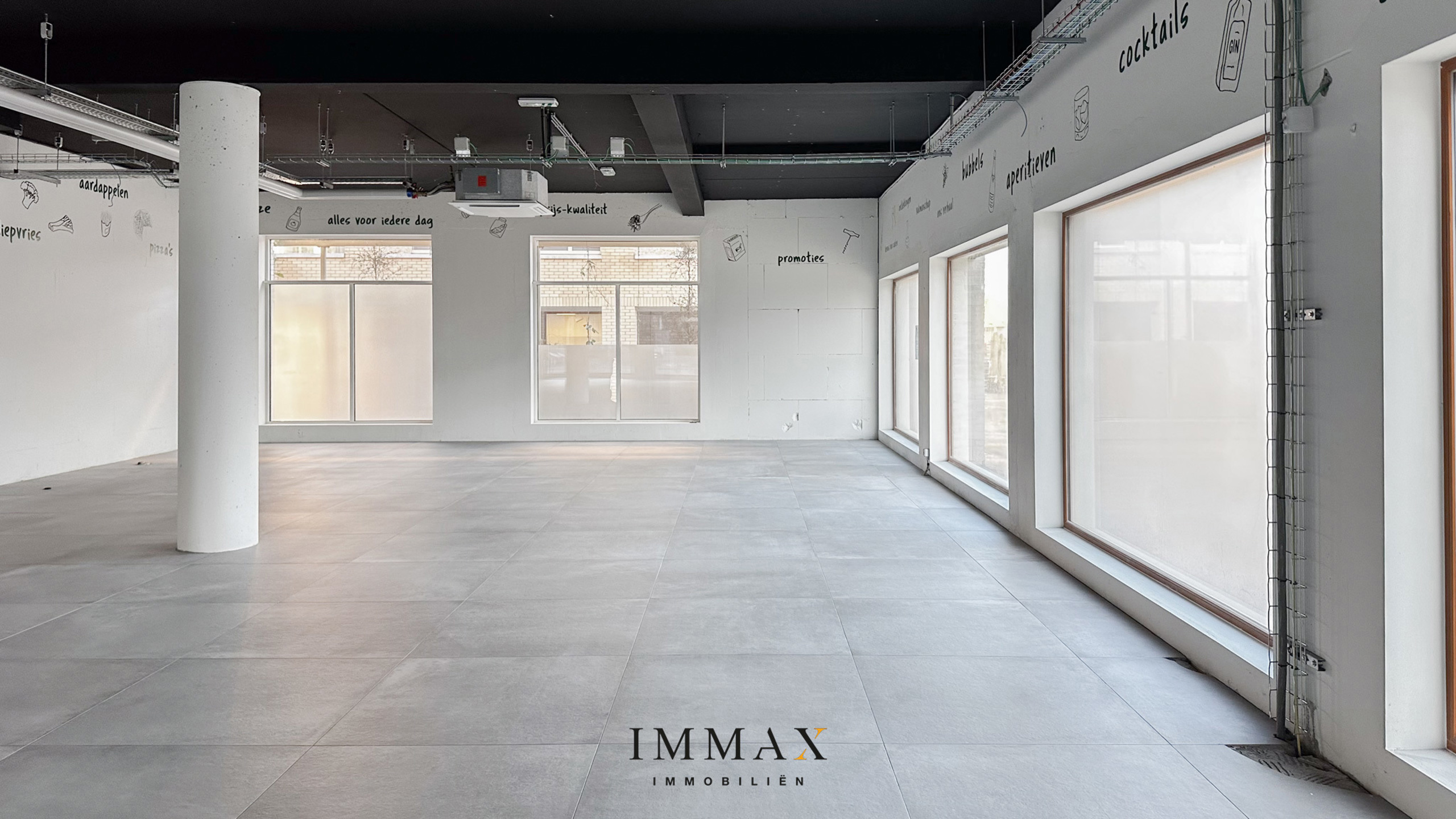 Centraal gelegen handelsgelijkvloers langs drukke weg (N43) - foto 5