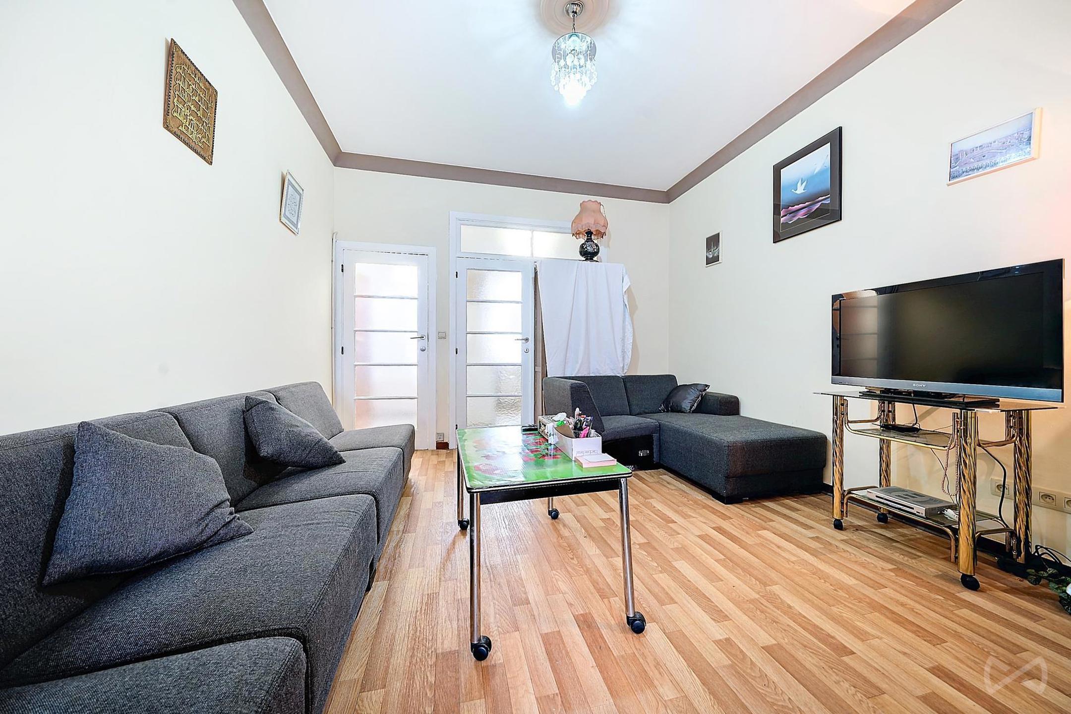 Apartment for sale in Schaerbeek with 1 bedroom - photo 2