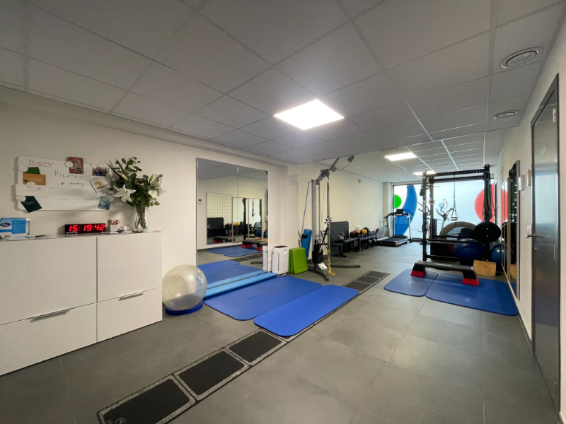 Smaakvol gerenoveerde kantoor- of praktijkruimte nabij centrum Zwijnaarde - photo 5